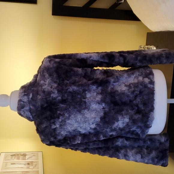 Ladies jacket, Vine Street, Size Medium, gray tones, soft, waist length, lined. - Picture 6 of 10